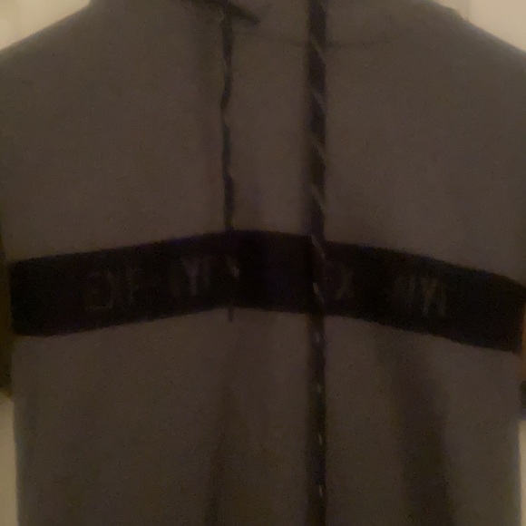 Shirt/hoodie - Picture 2 of 4